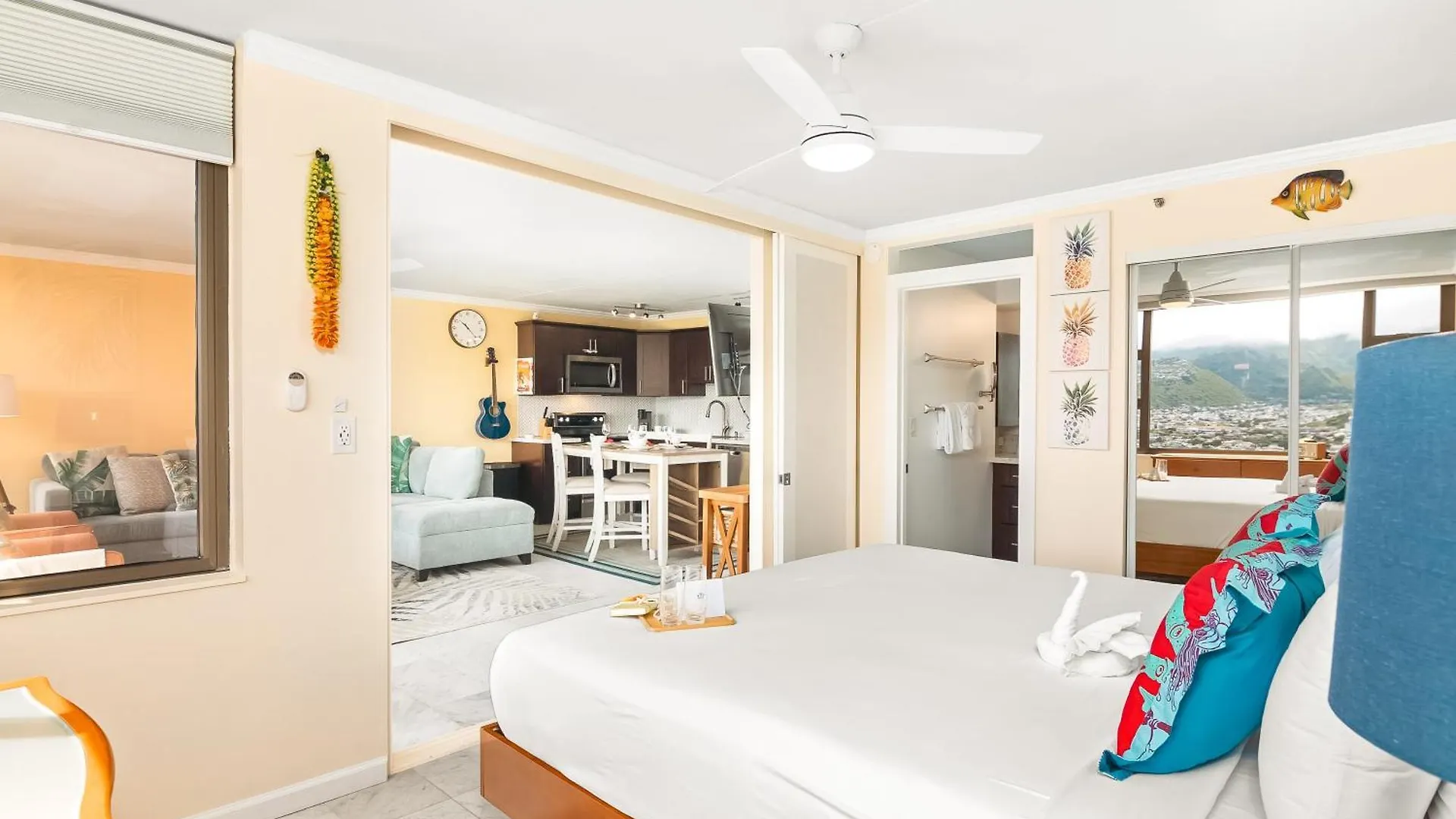 Stylish 1Br Condo With Mountain View & Free Parking! 호놀룰루 아파트